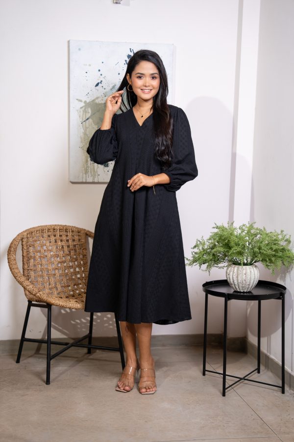 V-neck Inverted Pleat Detail Midi Dress - Image 5