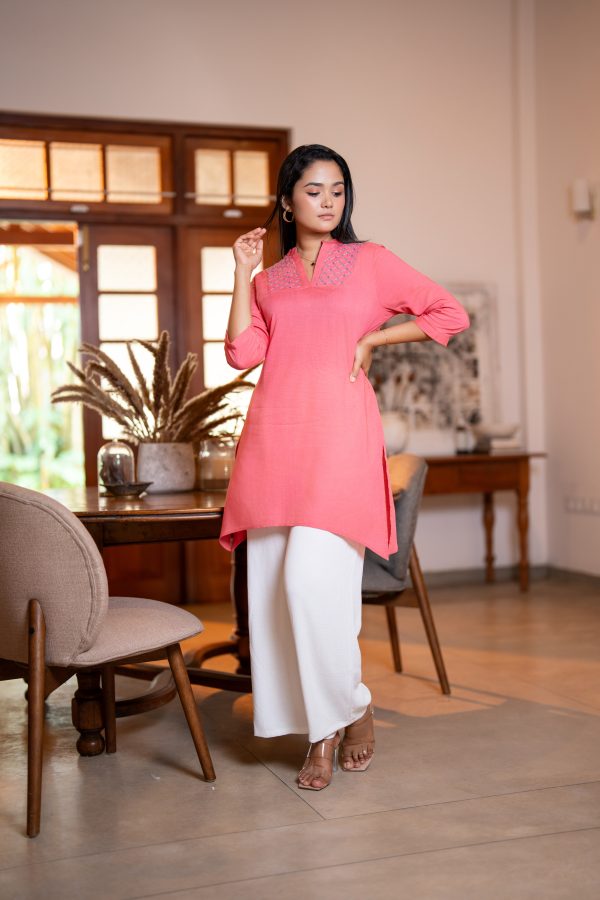 Grid embroidery detail Curved Hem Kurta Top