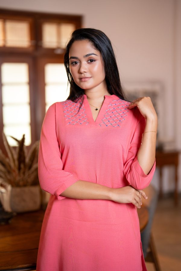 Grid embroidery detail Curved Hem Kurta Top - Image 4