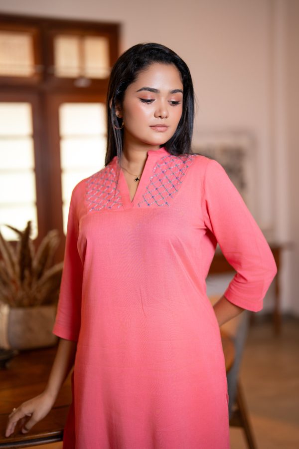 Grid embroidery detail Curved Hem Kurta Top - Image 2
