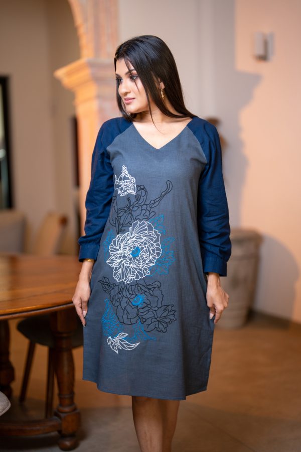 Color Block Raglan Sleeve Embroidered Short Dress - Image 2