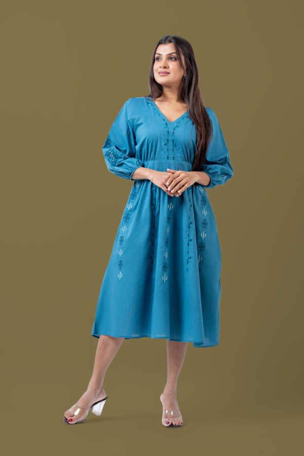 V-Neck Embroidery Detail Curved Waist Panel Midi Dress - Image 3