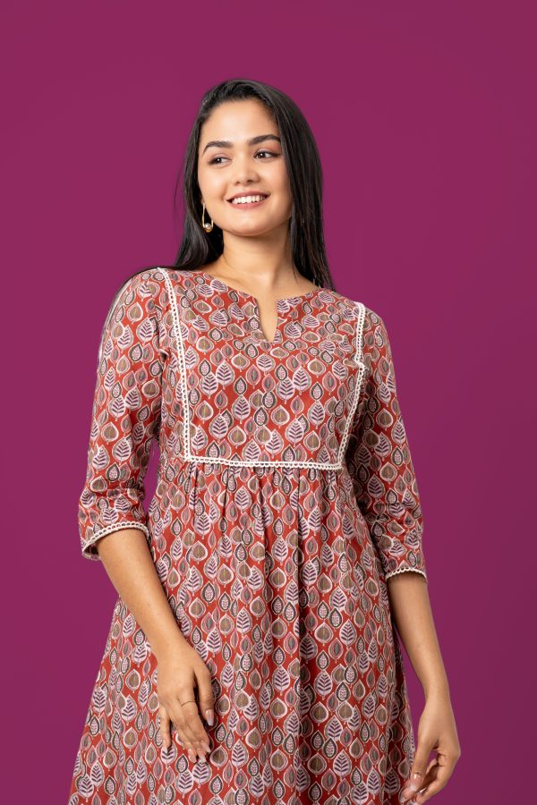 Leaf Patterned Lace Detail Midi Dress - Image 2
