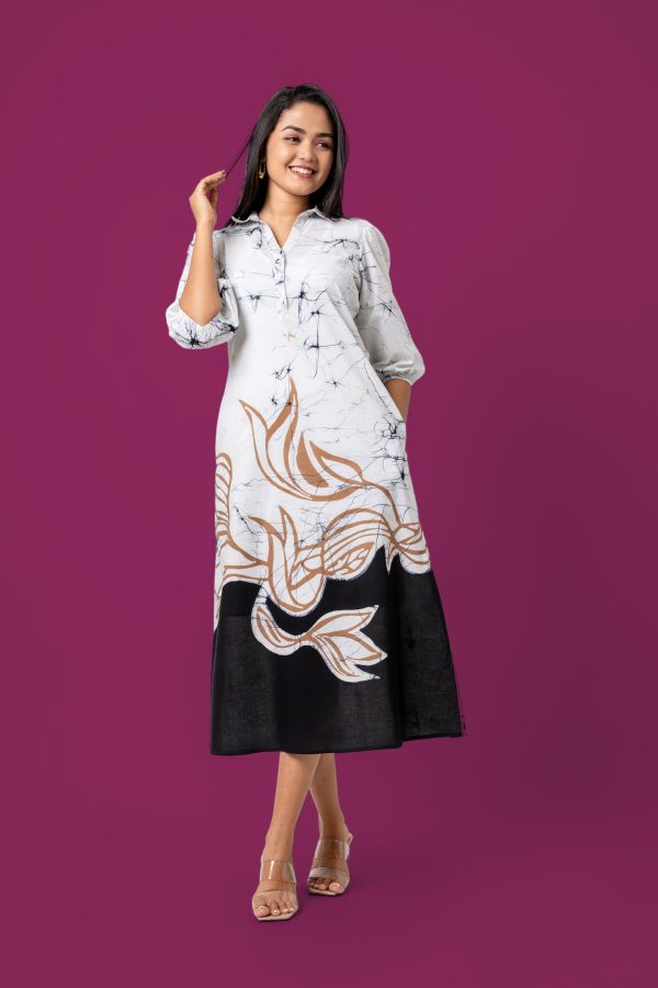 Abstract Patterned Batik Midi Dress - Image 4