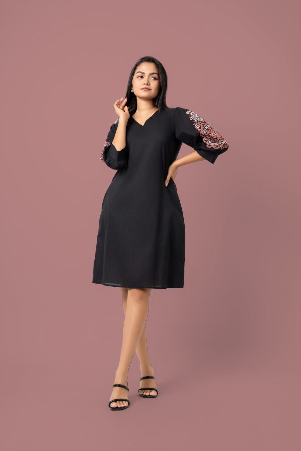 Sleeve Embroidery Detail Short Dress - Image 5
