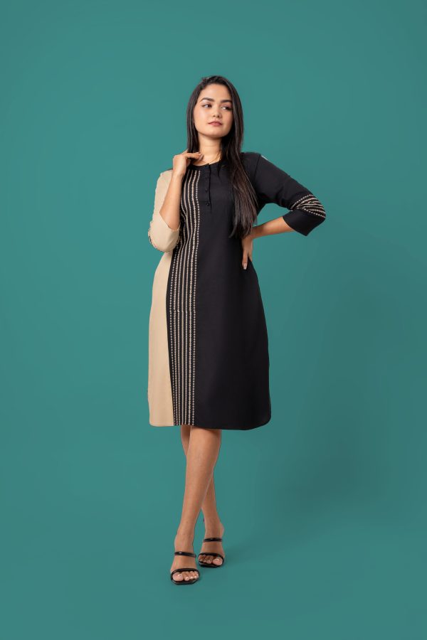 Embroidery Detail Color Block Short Dress - Image 5