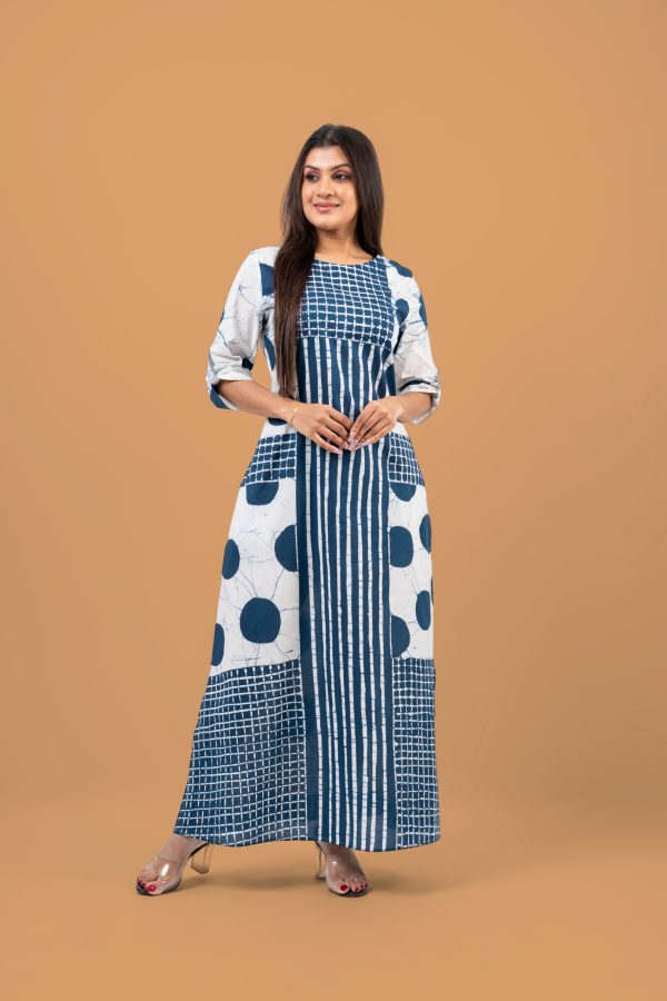 Geometric Patterned Batik Maxi Dress - Image 3