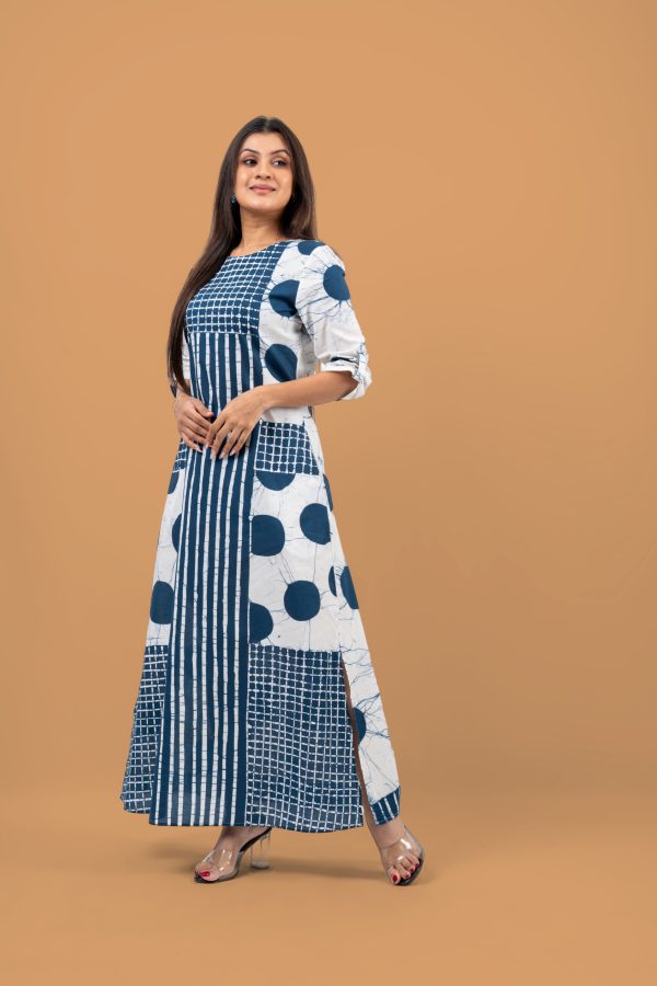 Geometric Patterned Batik Maxi Dress - Image 4