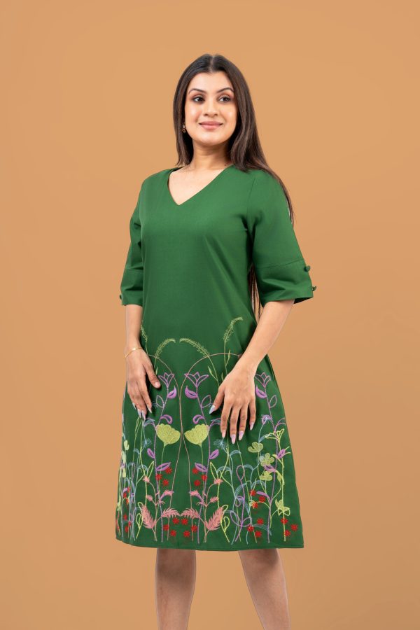 Floral Embroidery Detail V-Neck Short Dress