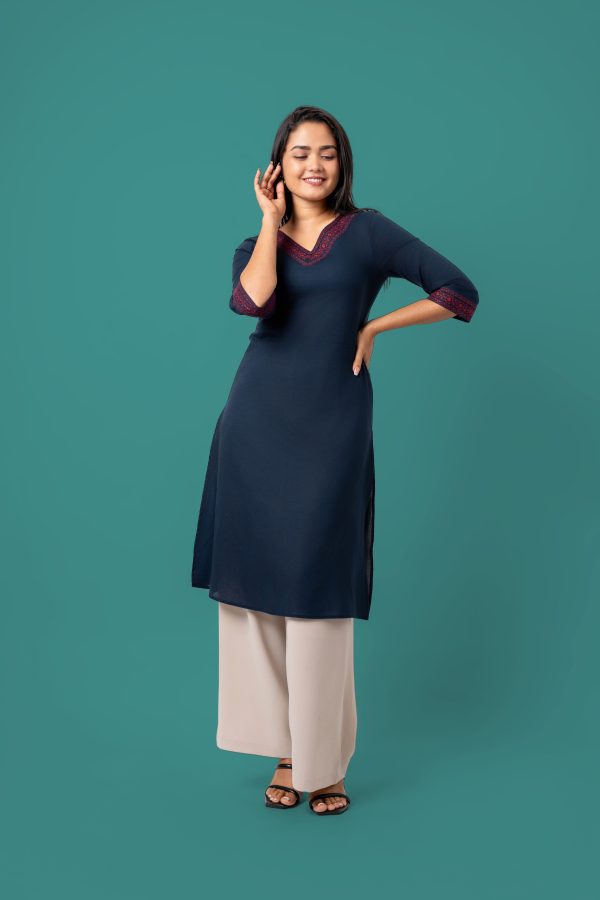 Embroidered V-Necked Kurta - Image 3