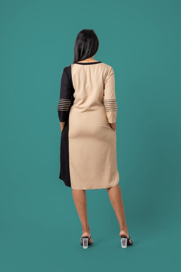 Embroidery Detail Color Block Short Dress - Image 6