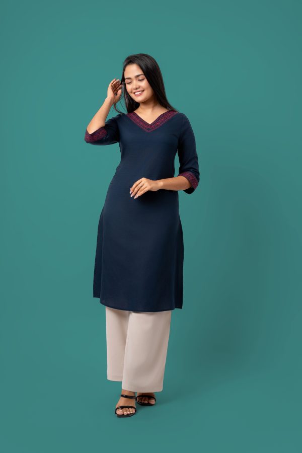 Embroidered V-Necked Kurta - Image 4