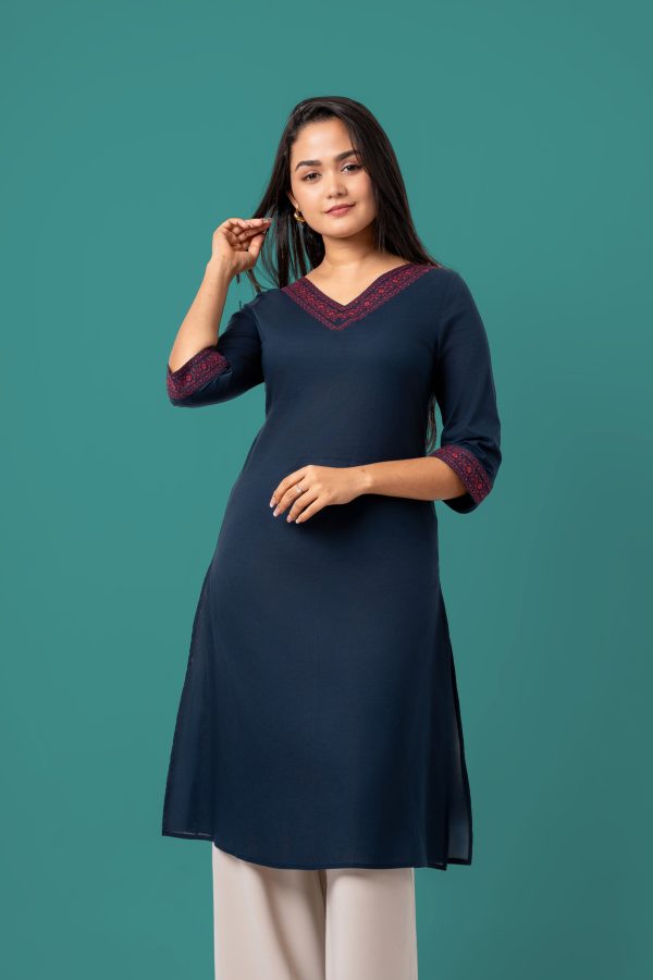 Embroidered V-Necked Kurta