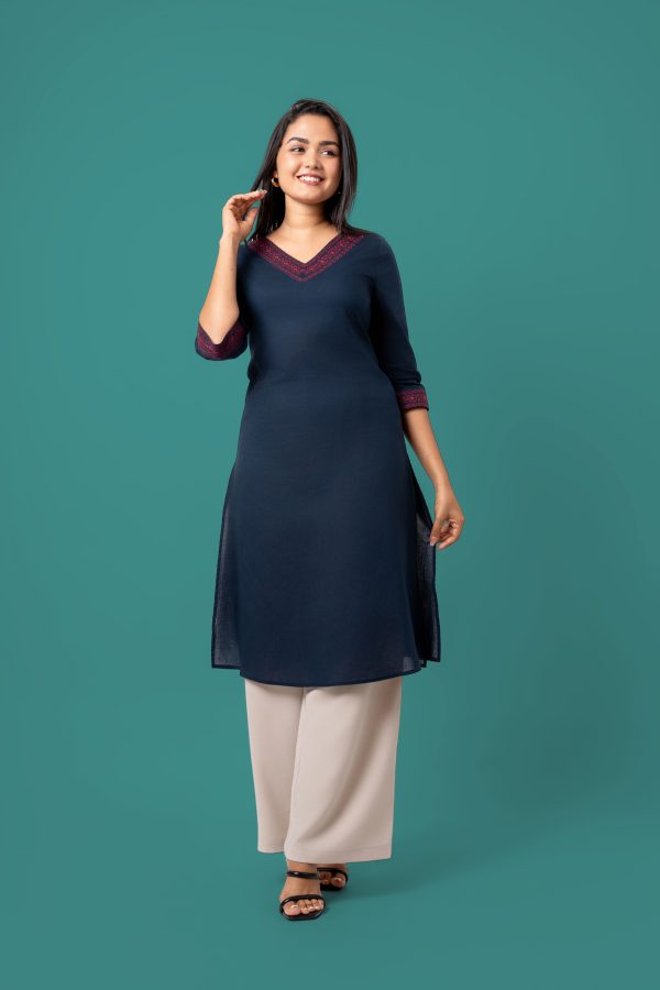 Embroidered V-Necked Kurta - Image 5