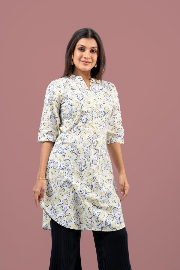 Floral Patterned Curved Hem Kurta Top