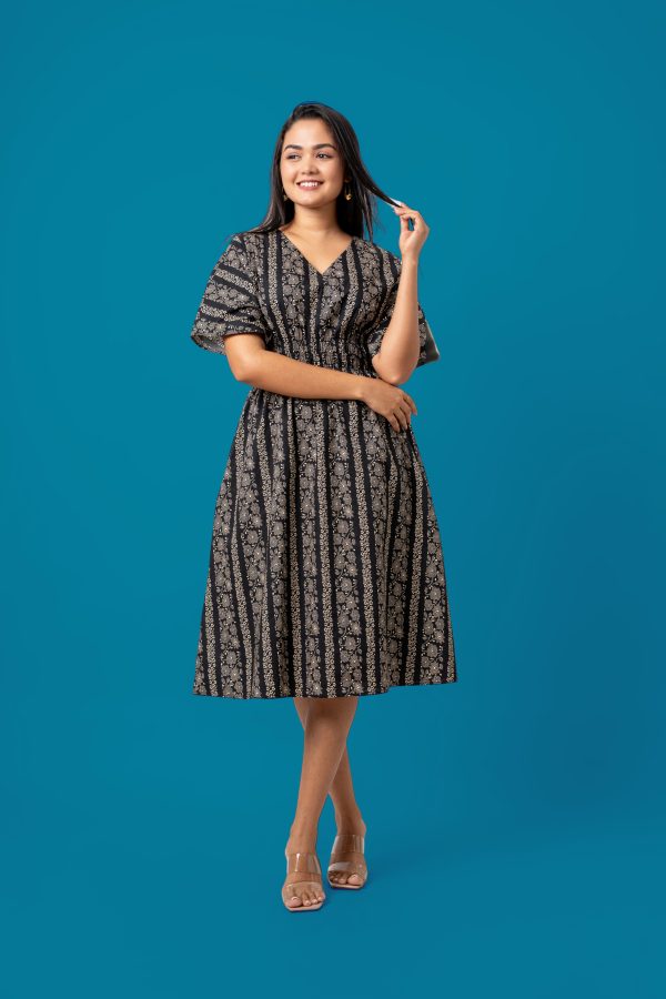 Waist Gather Detail V-Neck Midi Dress - Image 5