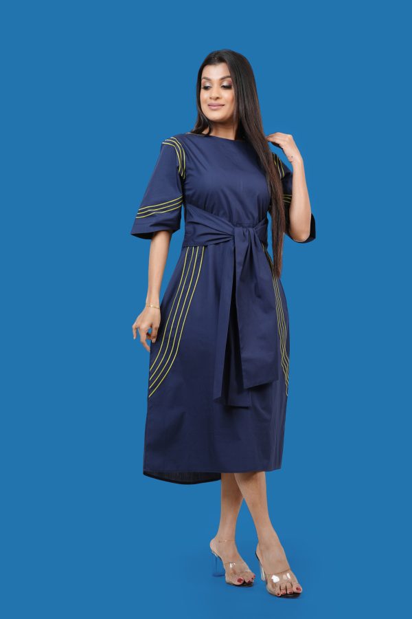 Front Tie-Up Detail Embroidered Midi Dress - Image 5