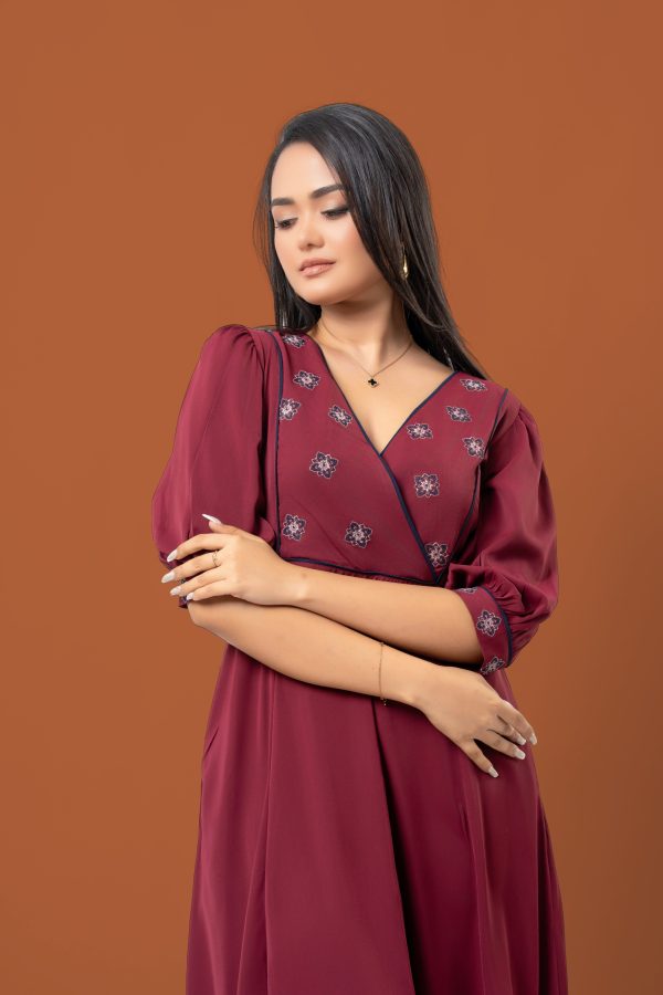 Embroidered Colourblock Piping Detail Maxi Dress - Image 2