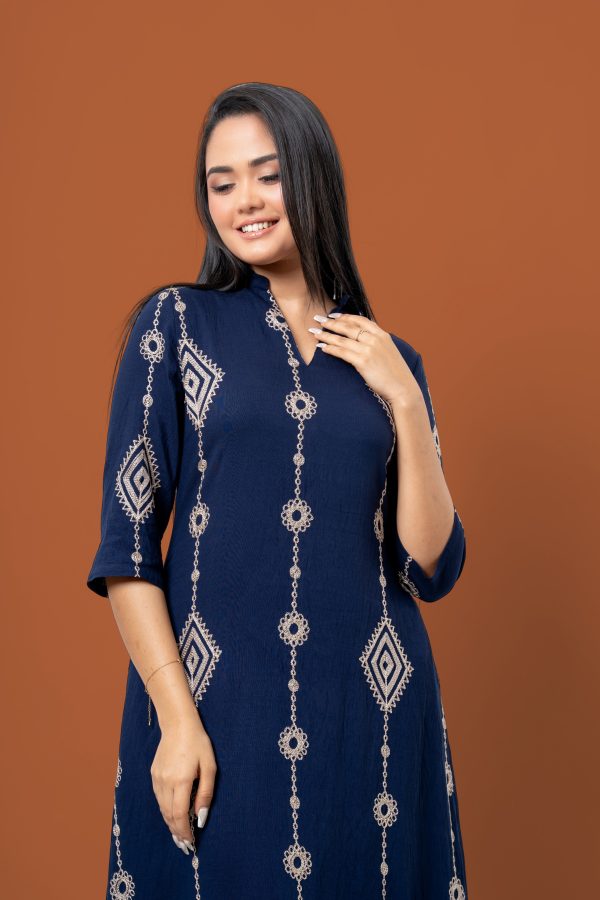 Metallic Embroidered Maxi Evening Wear Dress - Image 5