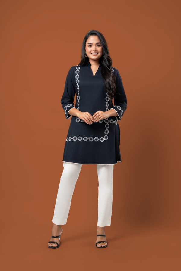 Sleeve Lace Detail Embroidered Kurta Top - Image 7