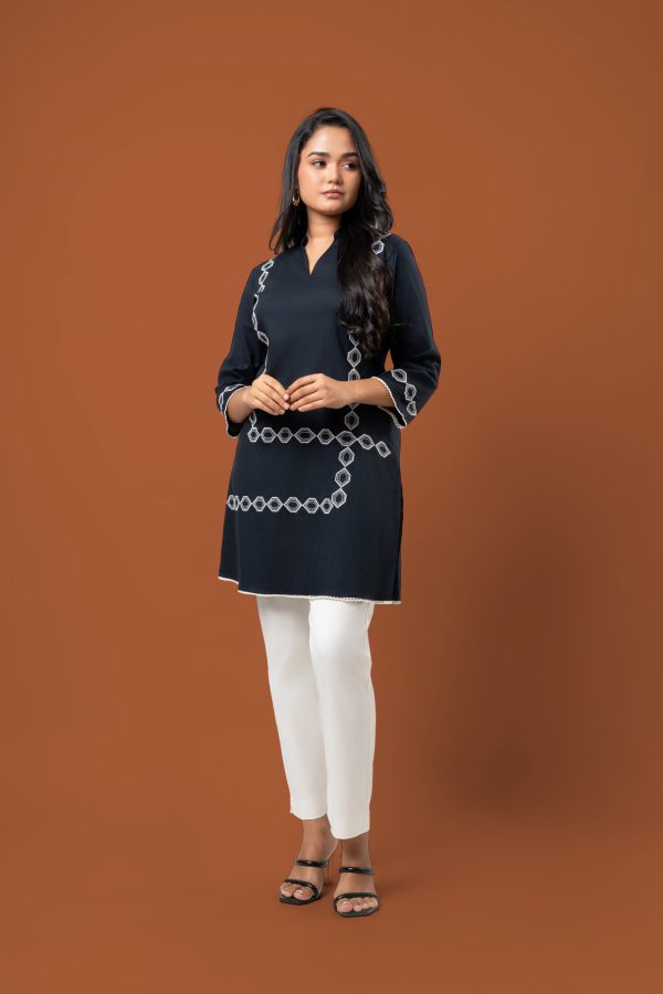 Sleeve Lace Detail Embroidered Kurta Top - Image 5