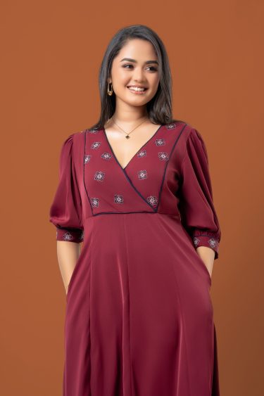 Embroidered Colourblock Piping Detail Maxi Dress