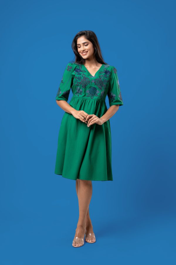 V-Neck Embroidery Detailed Short Dress - Image 4