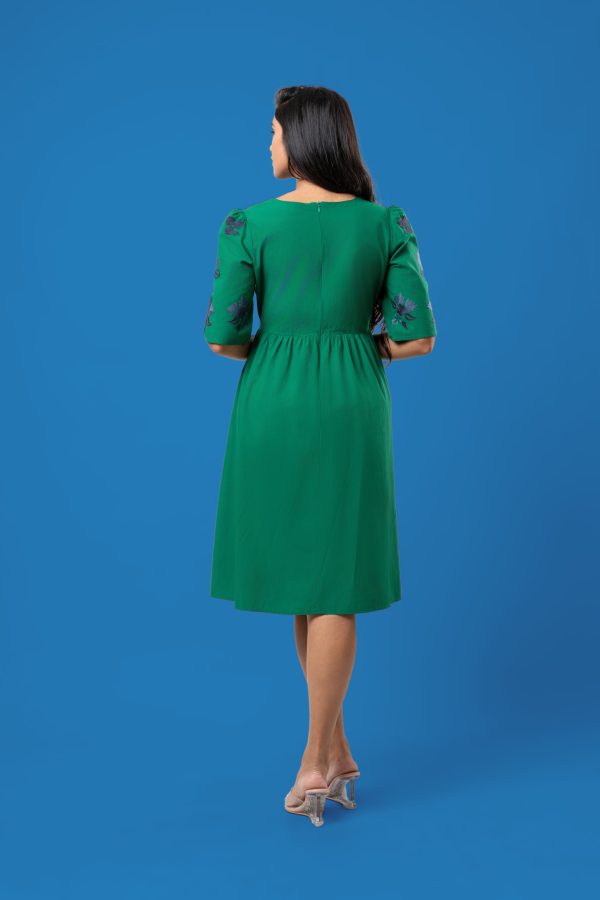 V-Neck Embroidery Detailed Short Dress - Image 5