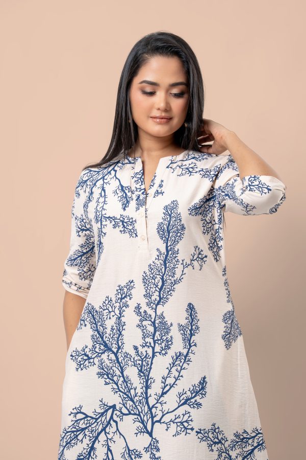 Botanical Patterned Curved Hem Maxi Dress - Image 3