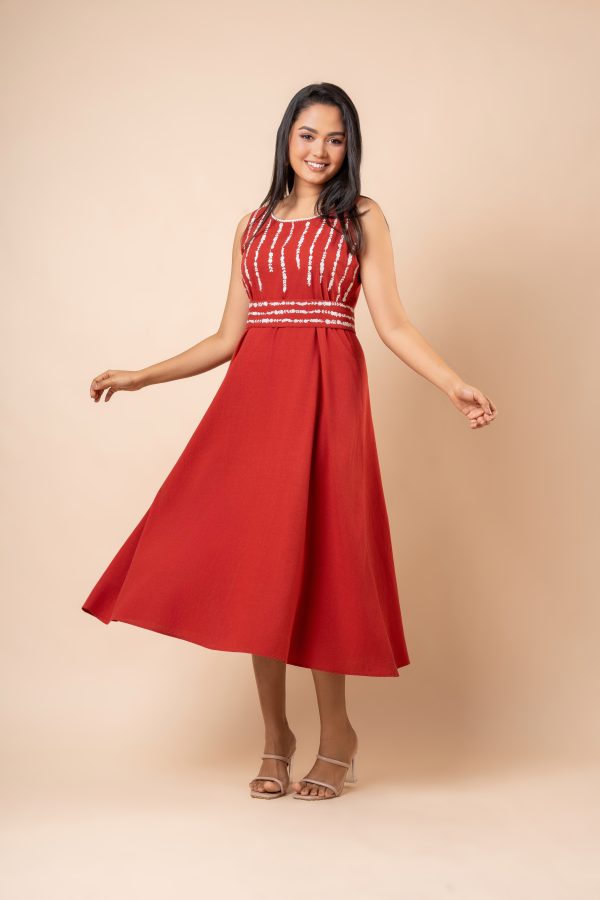 Sleeveless Embroidered Midi Dress - Image 2