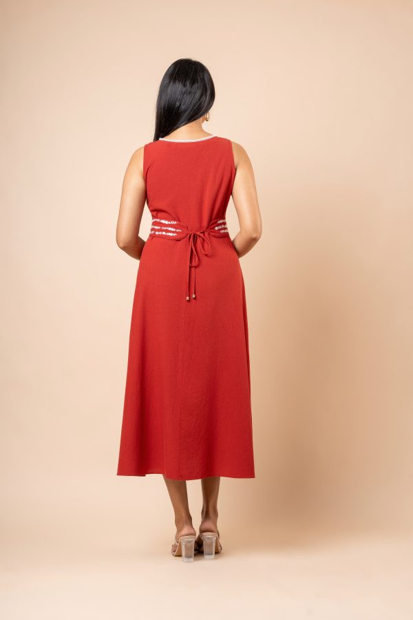 Sleeveless Embroidered Midi Dress - Image 4