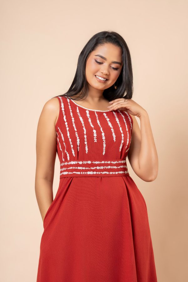 Sleeveless Embroidered Midi Dress - Image 5