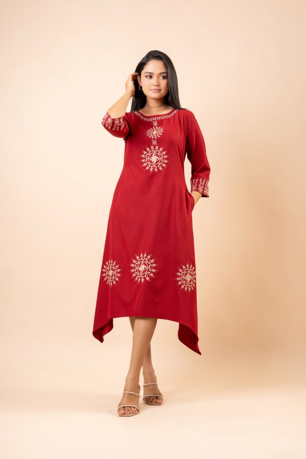 Embroidery Detail High-Low Hem Midi Dress - Image 3