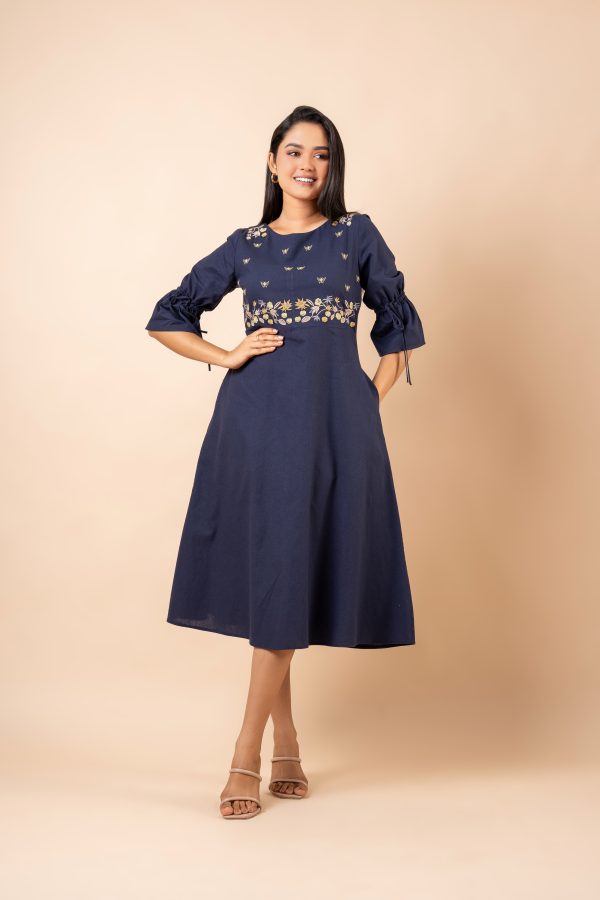 Embroidered Sleeve Tie Up Detail Midi Dress - Image 3