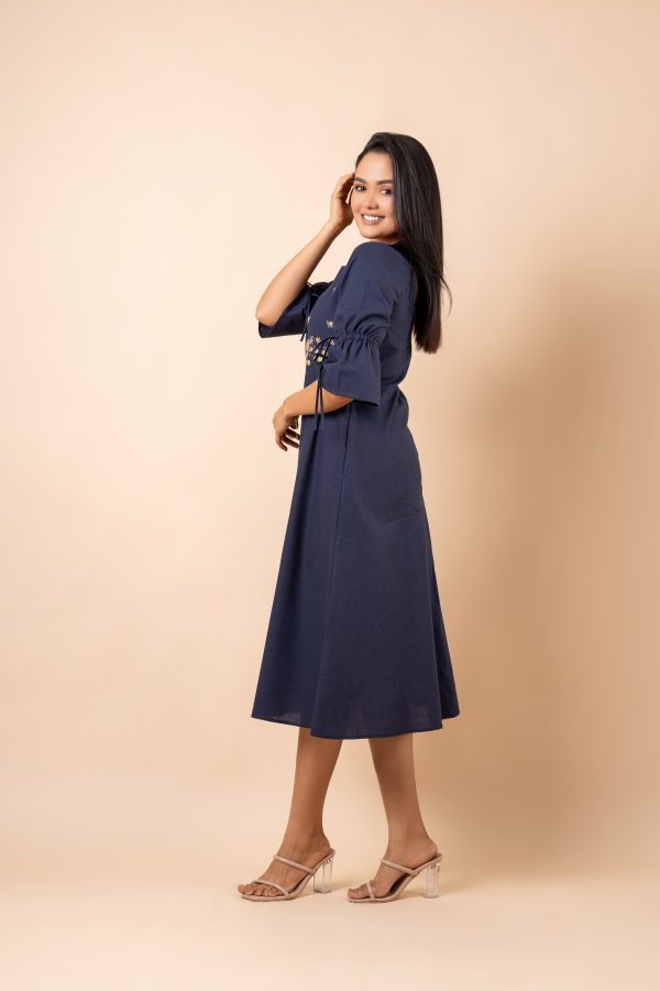 Embroidered Sleeve Tie Up Detail Midi Dress - Image 5