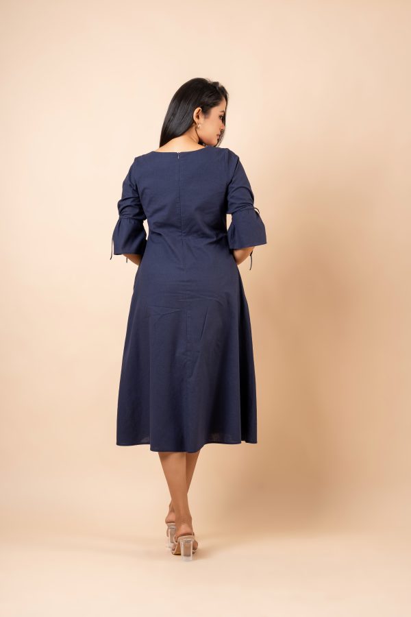 Embroidered Sleeve Tie Up Detail Midi Dress - Image 4