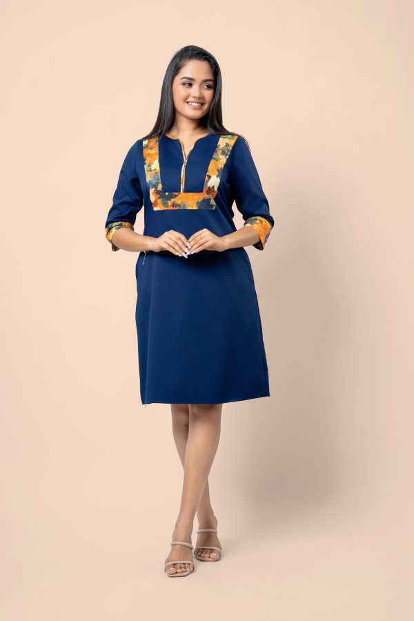 Patterned Contrast Detail Short Dress - Image 5