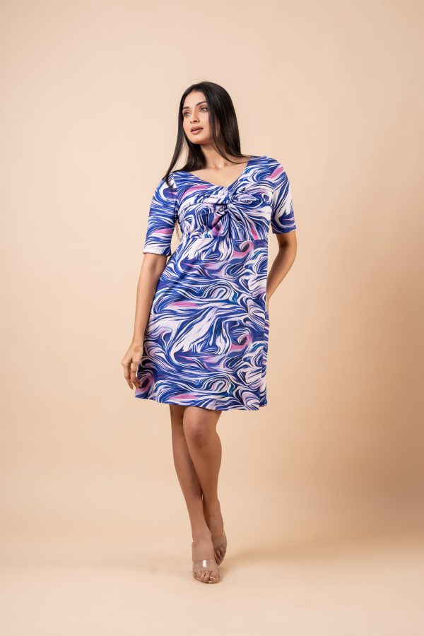 Swirl Patterned Front Twist Detail Short Dress - Image 4