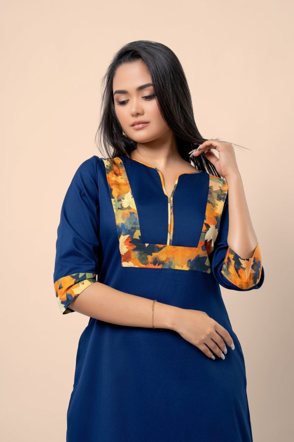 Patterned Contrast Detail Short Dress - Image 2