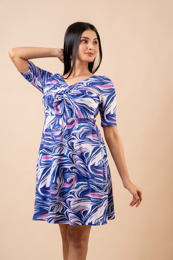 Swirl Patterned Front Twist Detail Short Dress - Image 5