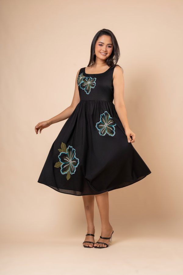 Floral Embroidery Detail Midi Dress - Image 2