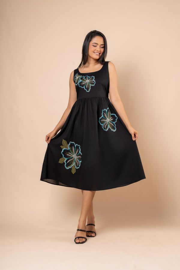 Floral Embroidery Detail Midi Dress - Image 3