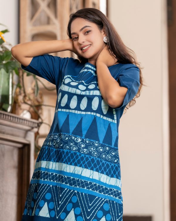 Geometric Patterned Batik Short Dress - Image 5