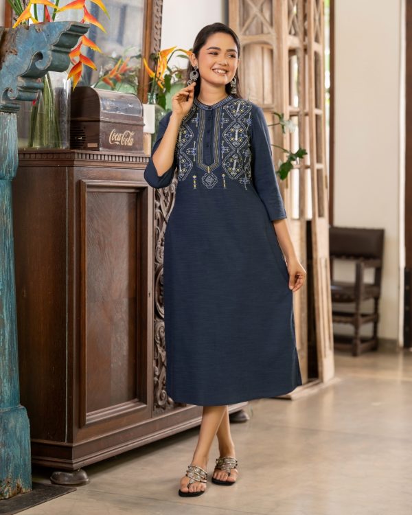 Geometric Embroidery Detail Midi Dress - Image 5