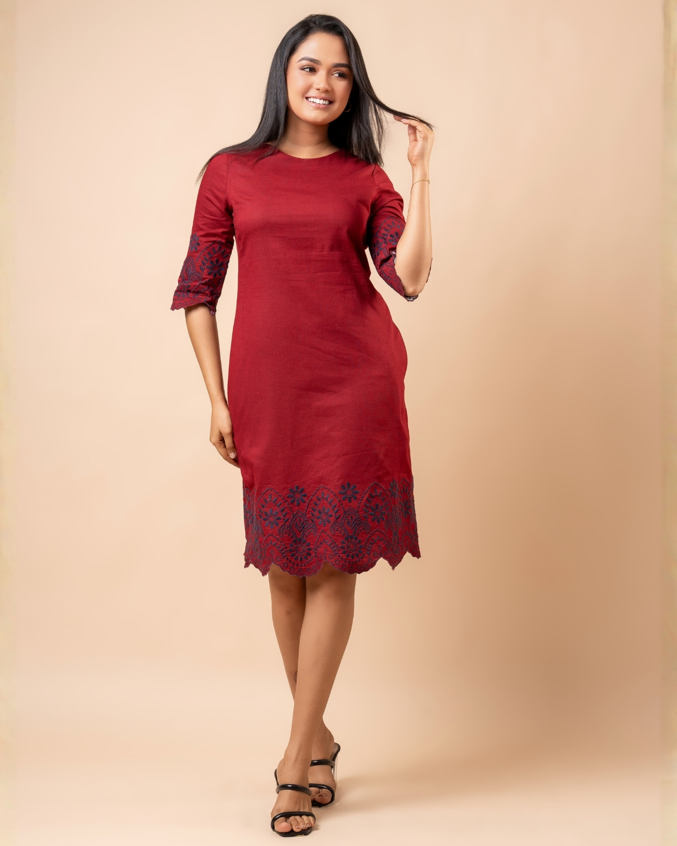 Scallop Embroidered Hem Detail Short Dress - Image 3