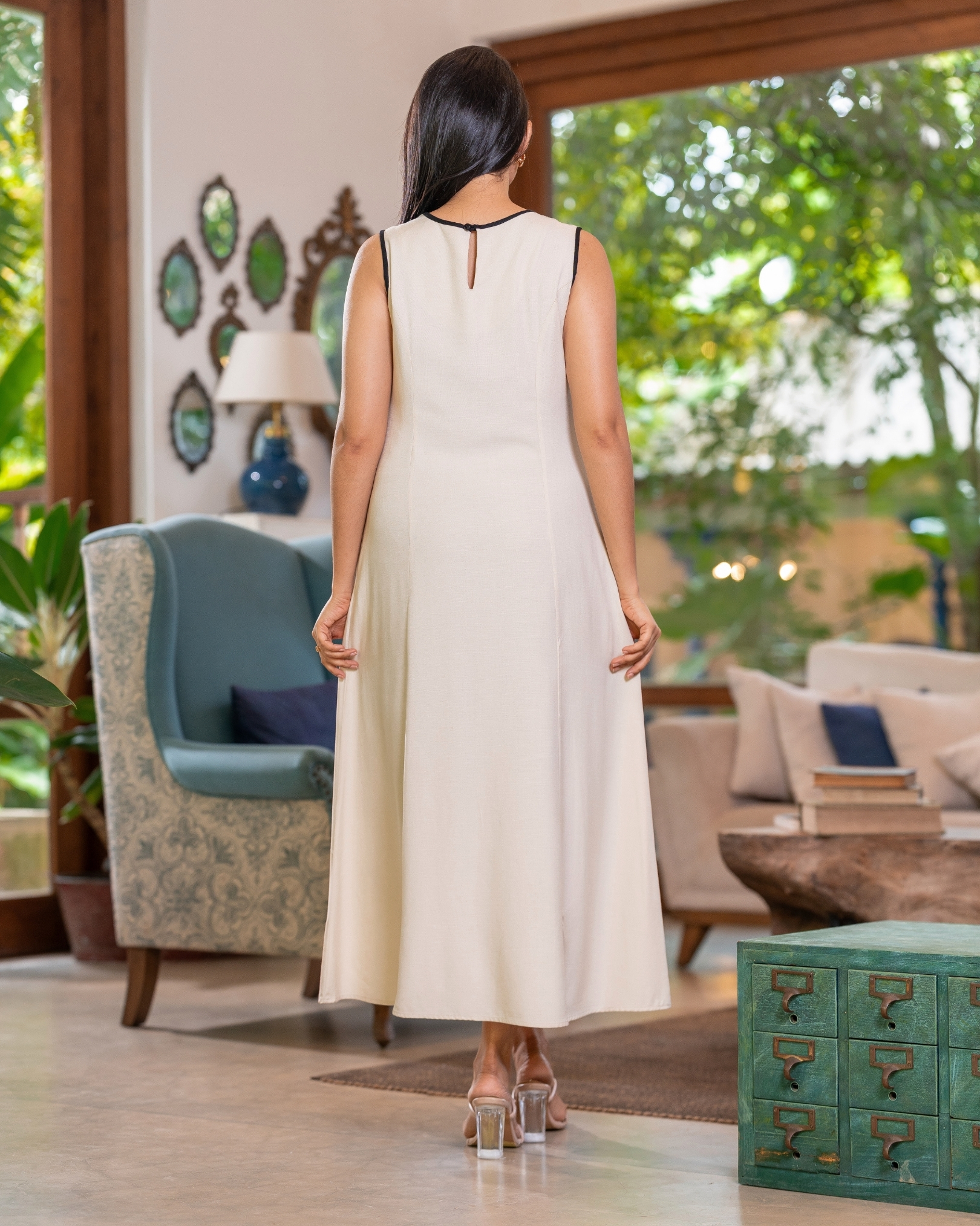 Contrast detail Sleeveless Maxi Dress - Image 4