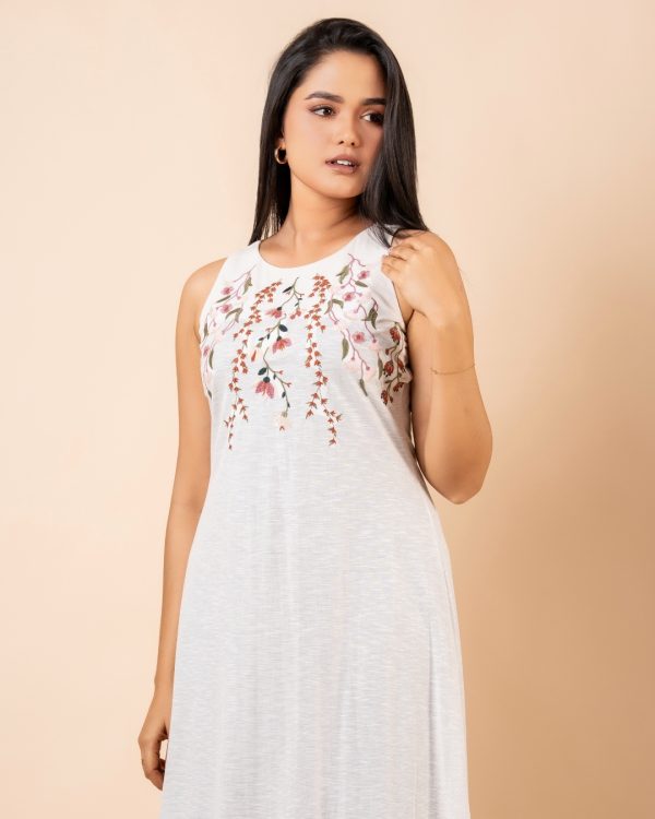 Floral Embroidery Detail Sleeveless Midi Dress - Image 2