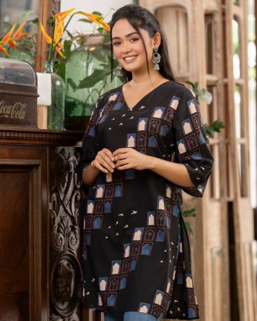 Motif Patterned V-Neck Kurta Top