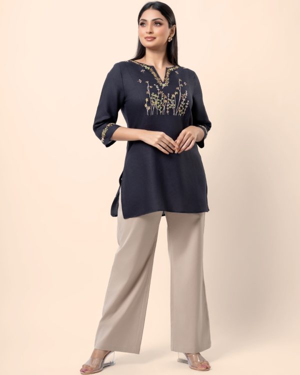 Floral Embroidery Detail Kurta Top - Image 5