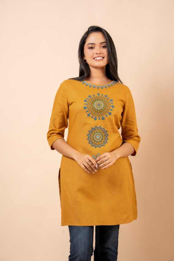 Geometric Embroidered Round Neck Kurta - Image 2